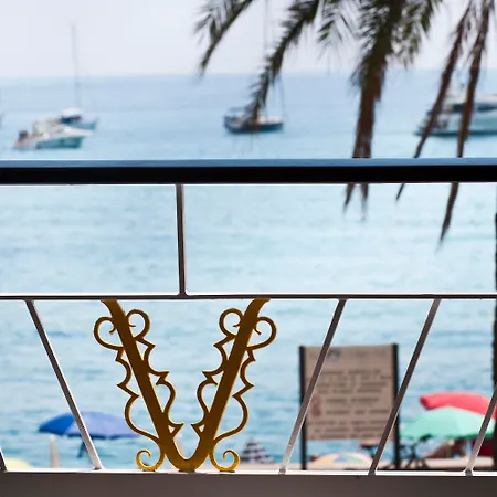 Victoria Hotel 4*