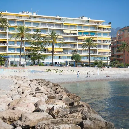 Victoria Hotel 4*